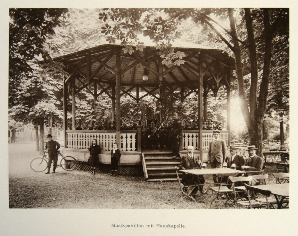 Kiosque à musique au Tivoli.